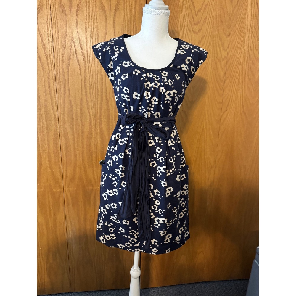 Ann Taylor LOFT Navy Blue White Floral Fit Flare Dress‎ with Pockets Size 2 - Picture 2 of 5